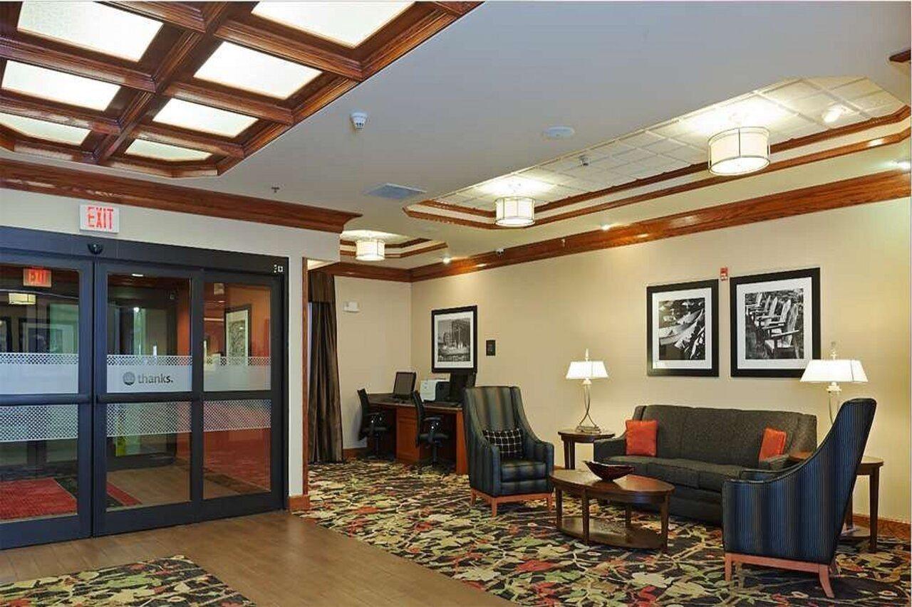 Hampton Inn Elkton Bagian luar foto
