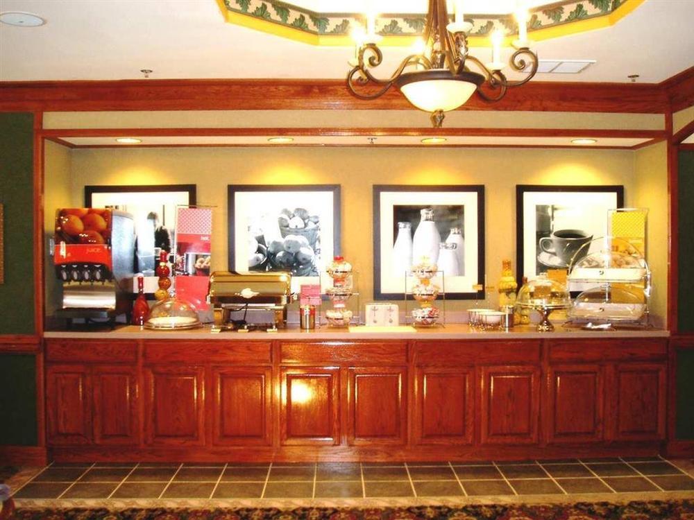 Hampton Inn Elkton Restoran foto